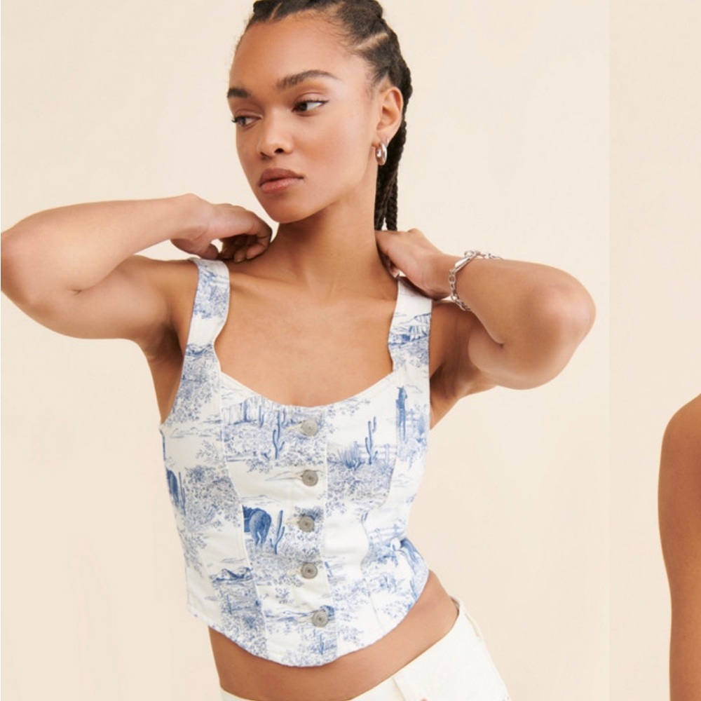 Levi's Blue and White Printed Top